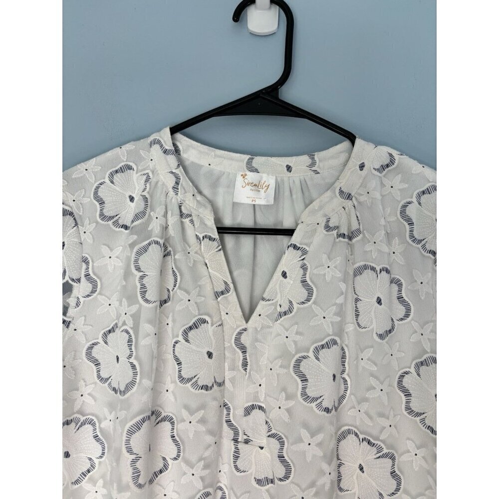 Siren Lily Floral Blouse Top Size Small Petite White Blue Cottage Flower - Picture 6 of 6